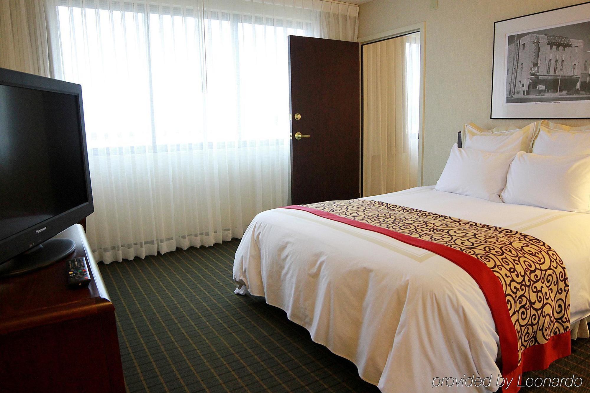 Nced Conference Center & Hotel Norman Bagian luar foto