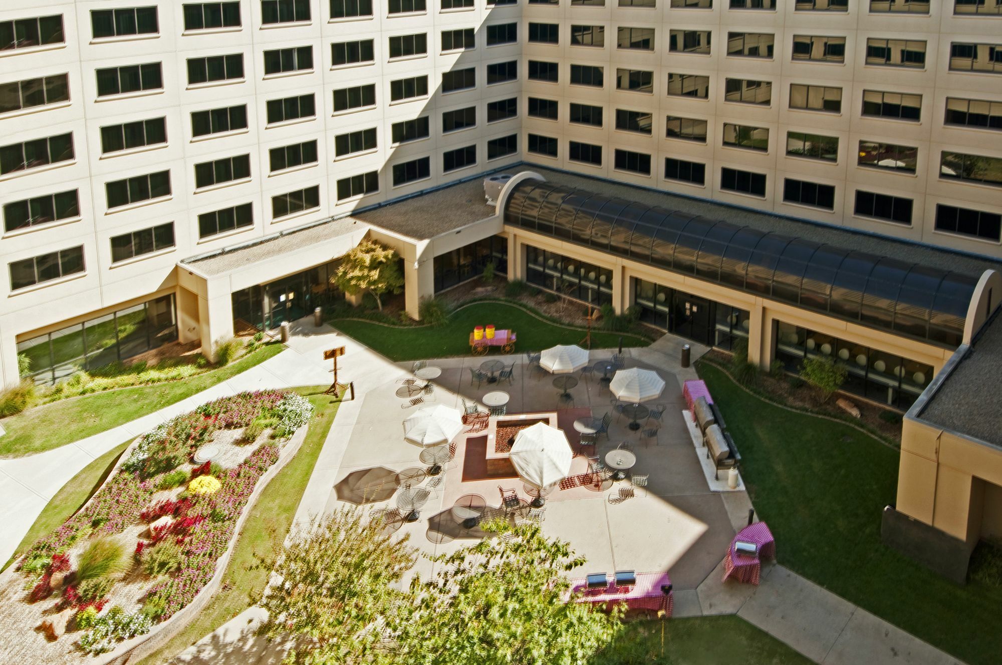 Nced Conference Center & Hotel Norman Bagian luar foto